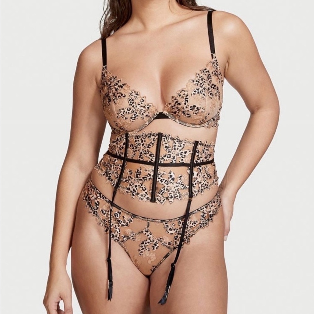 Very sexy Victoria Secret Cincher garter